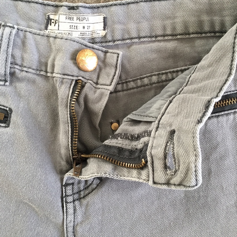 Free People Grey Raw Hem Shorts Size 27 - Picture 7 of 10